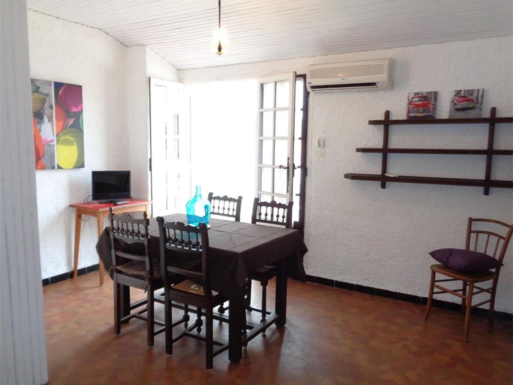 Appartement T2 Avec Terrasse, Clim Et Parking A 200M De La Plage - Fr-1-388-114 Apartment
